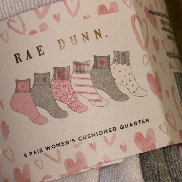NWT Rae Dunn 6 Pair WMN’s Cushion Quarter Pink,Gray, & White Socks Valentine’s - Picture 8 of 10